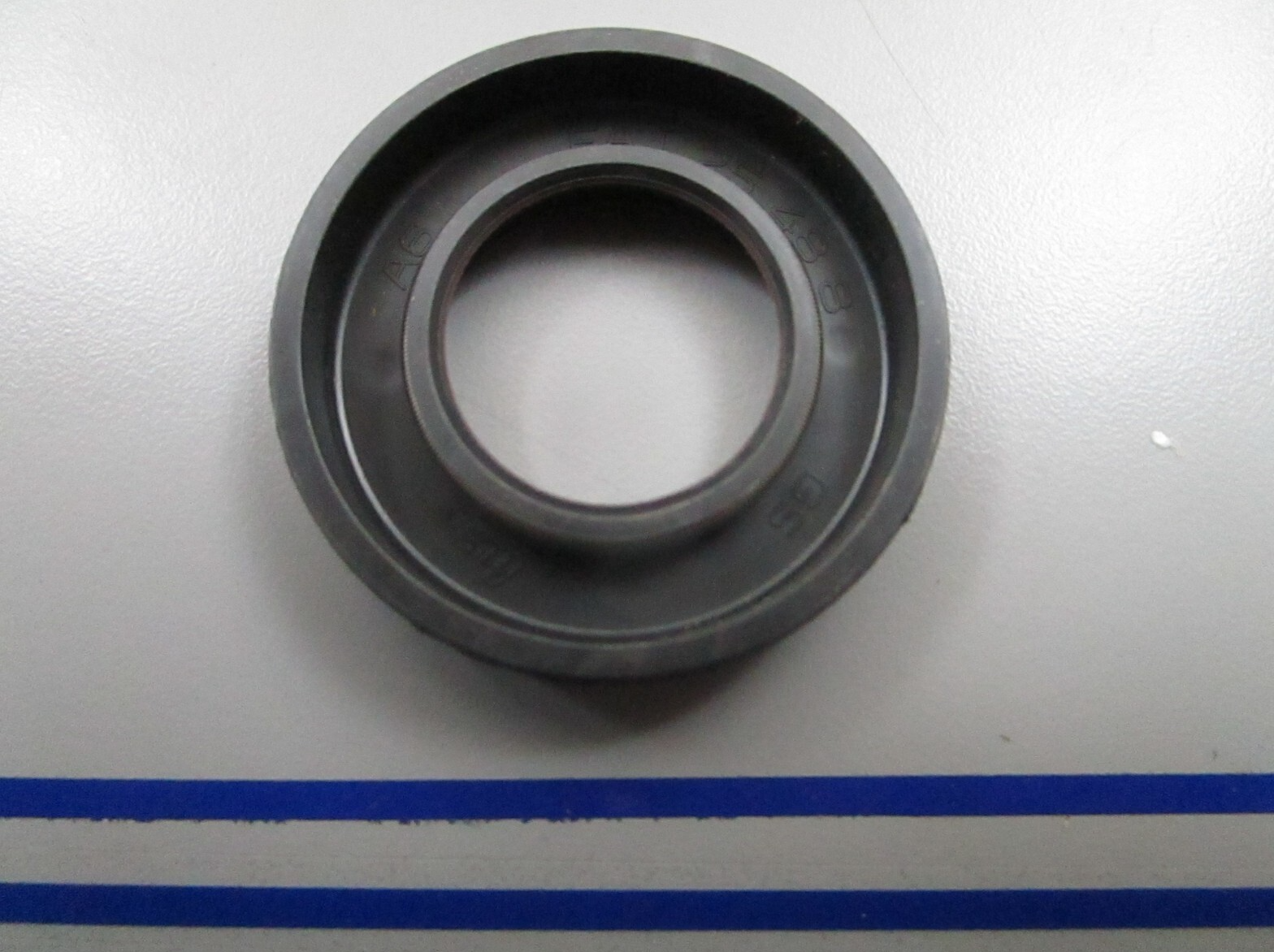 *NEW OEM* 0810 Mercury Quicksilver Oil Seal 26-16714M