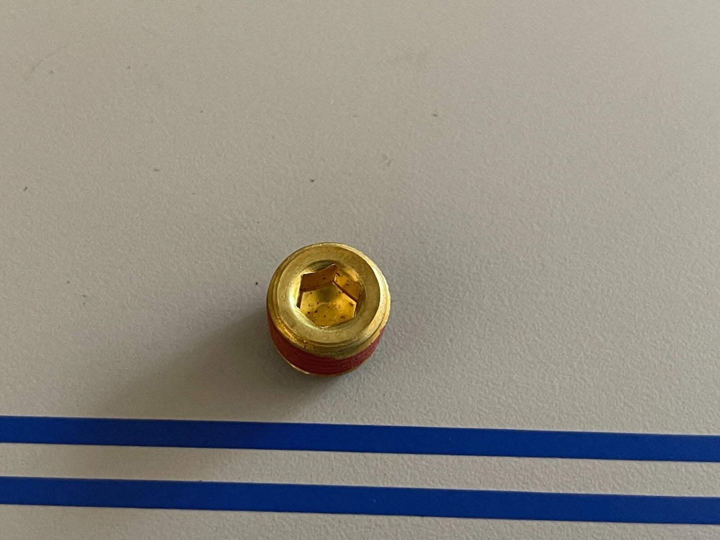 *NEW OEM* 0720 Volvo Penta Plug 3850740