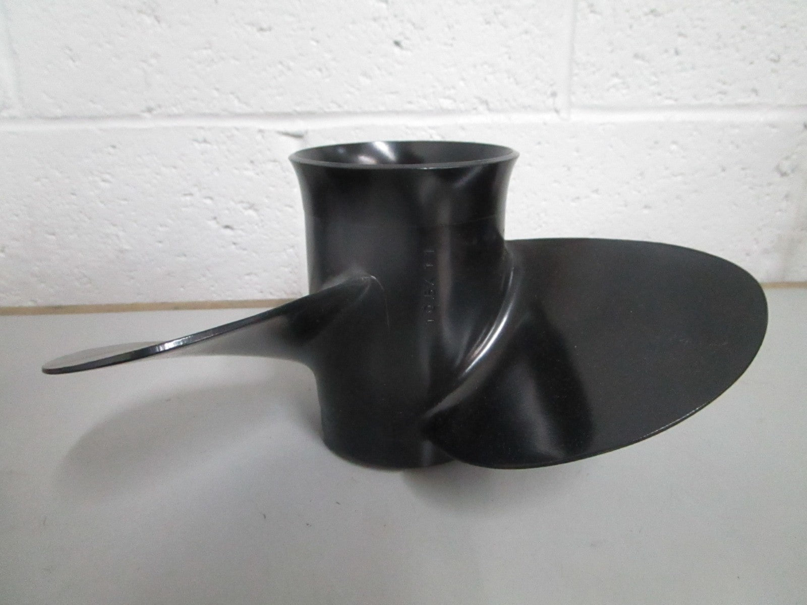 *NEW OEM* 0820 OMC Johnson Evinrude 10.5×11 RH Propeller 778703 0778703