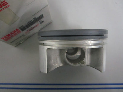 NEW OEM 5PX-11631-00-00 Yamaha Piston 0820
