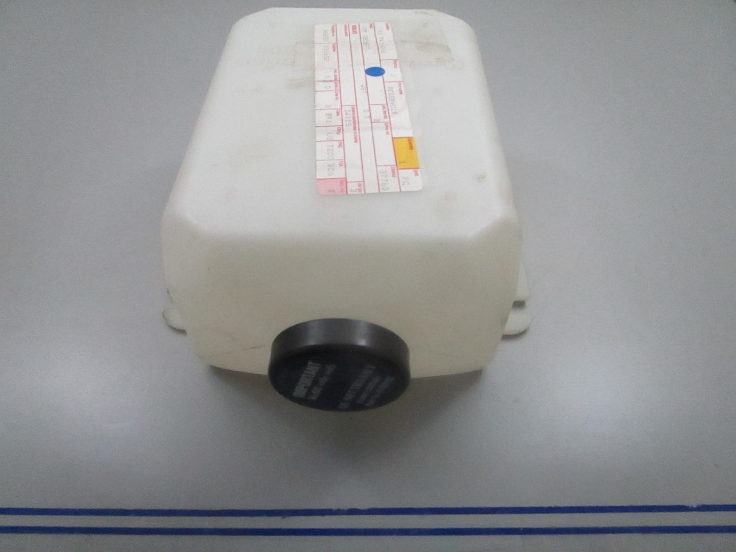 *NEW OEM* 0720 Volvo Penta Reservoir 3808877