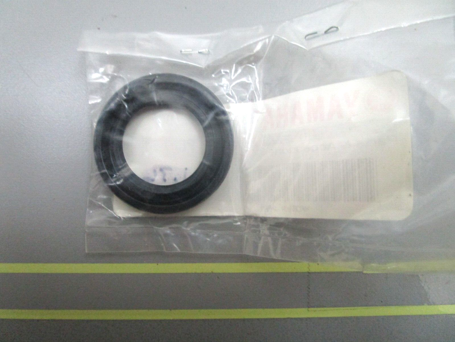 *NEW OEM* 0750 Yamaha OIL SEAL 93101-25M03