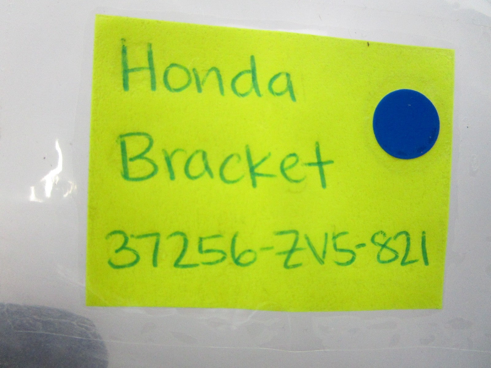 *NEW OEM* 0810 Honda Bracket 37256-ZV5-821