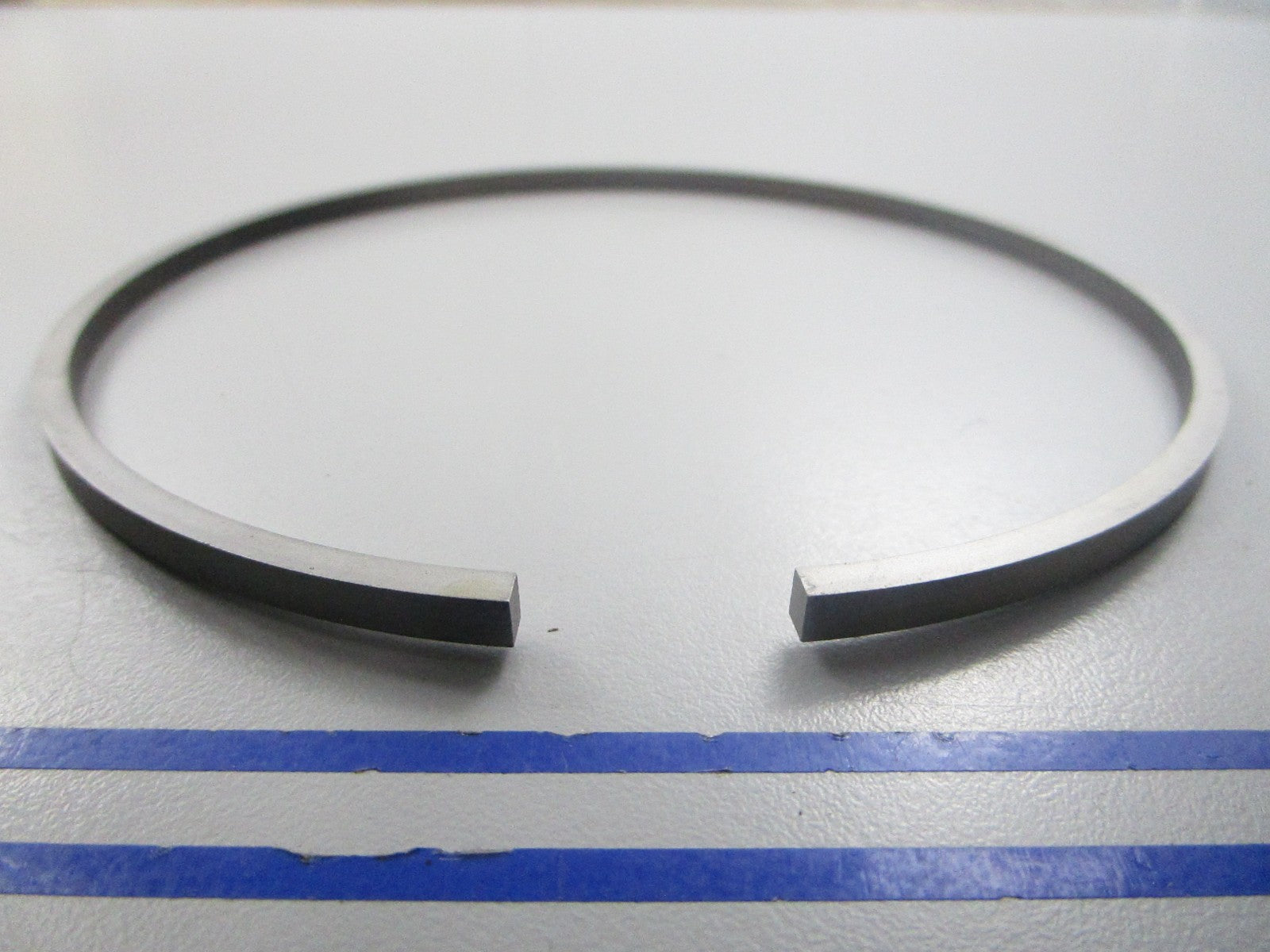 NEW OEM 323749 0323749 OMC Johnson Evinrude Ring 0810