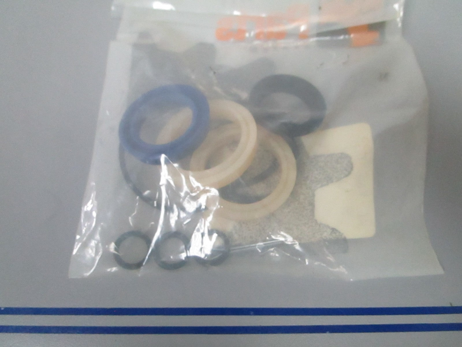 *NEW OEM* 0720 Crown Lift Cylinder Seal Kit 101377