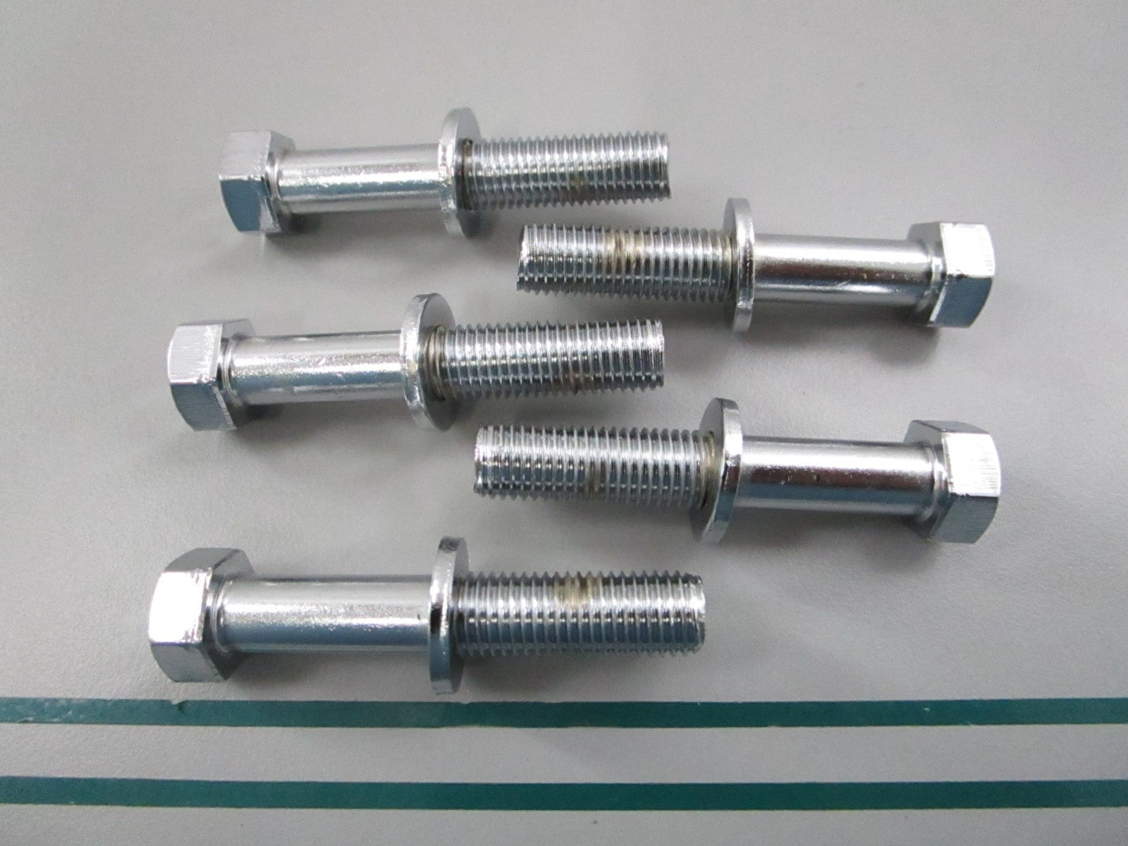 NEW OEM (LOT OF 5) 90105-06M16-00 Yamaha Bolt 0810