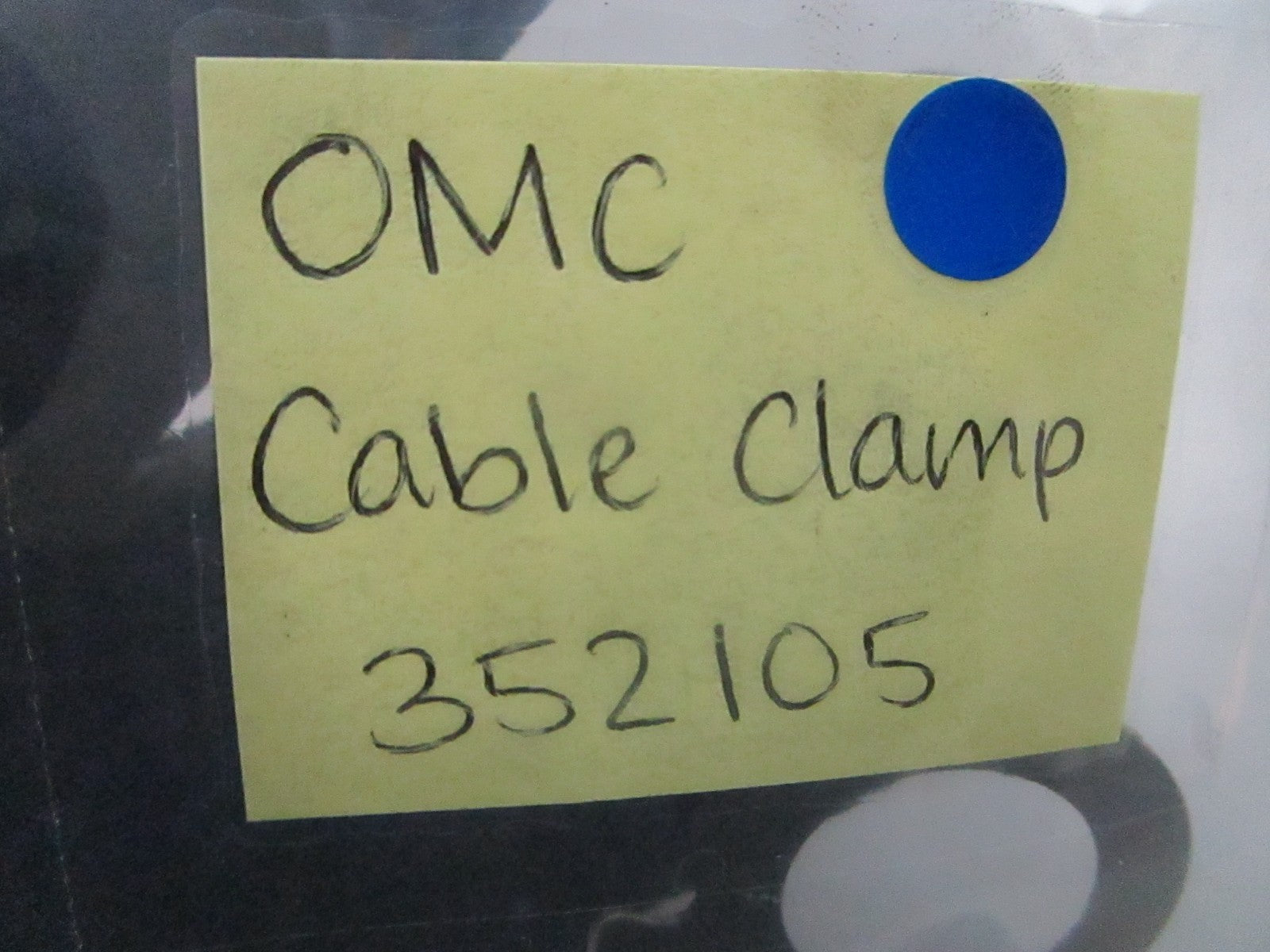 *NEW OEM* 0810 OMC Johnson Evinrude Cable Clamp 352102 0352105