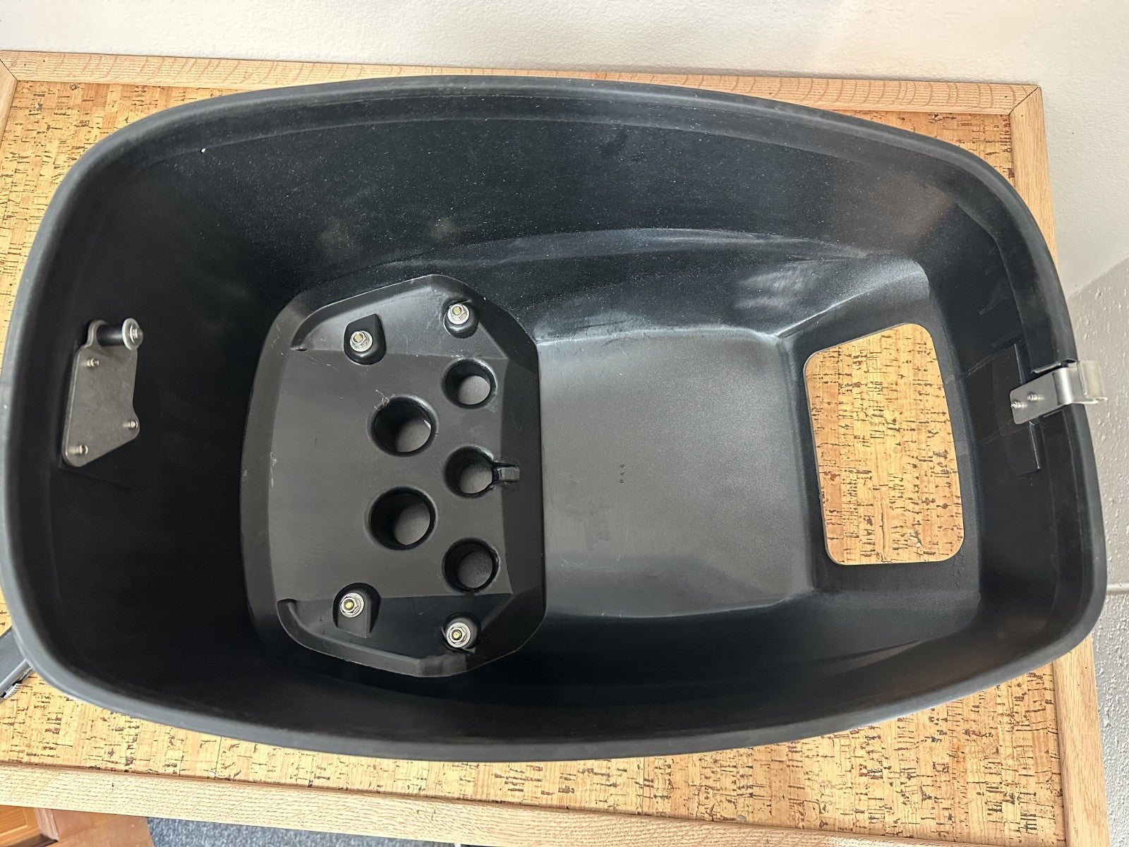 NEW OEM 3V9S675000 Tohatsu Four Stroke 18hp Top Cowl Hood Motor Cover Upper 0720