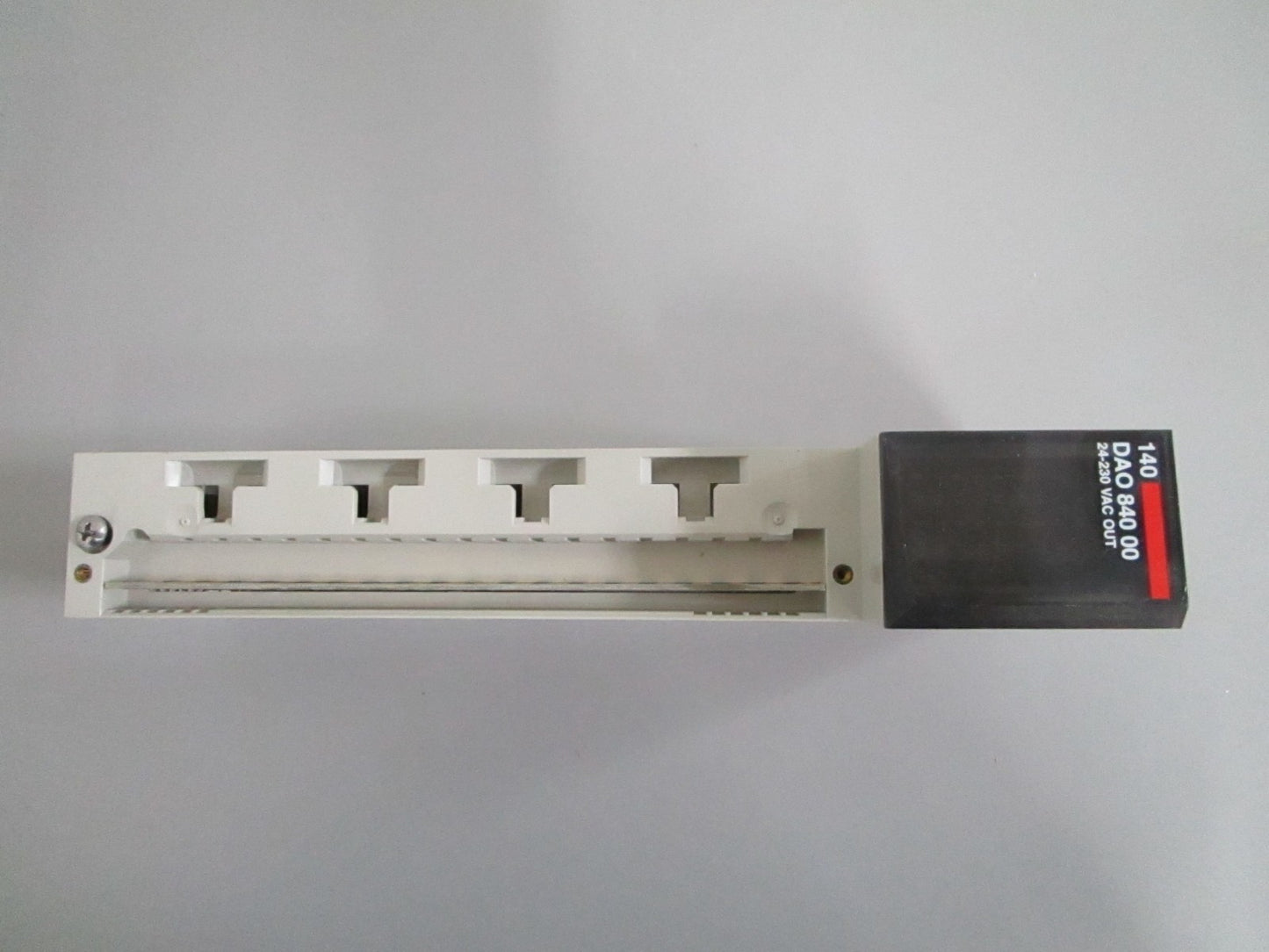 Schneider 140DAO84000 Modicon Quantum Discrete Output Module NEW OEM 0820