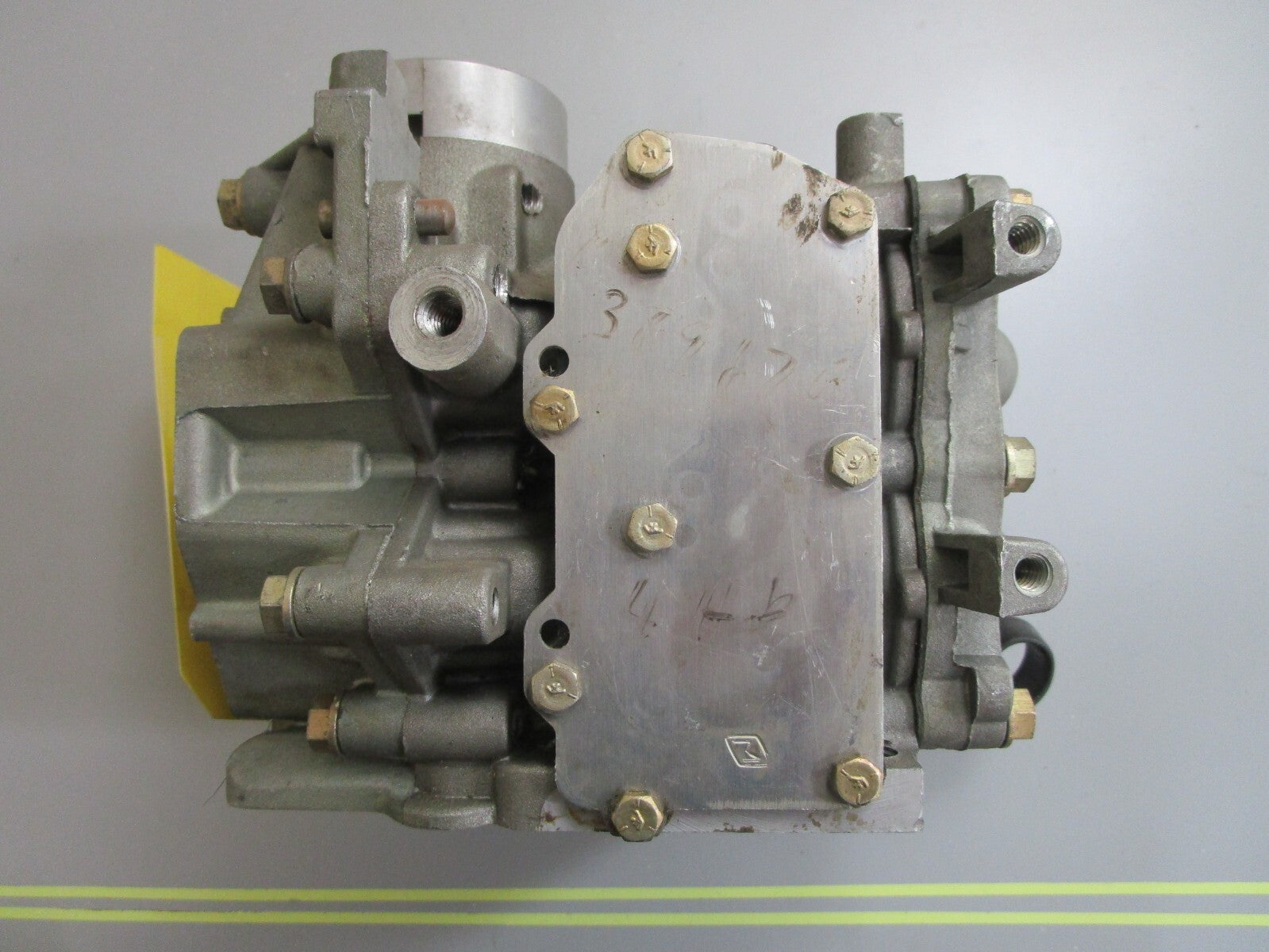 *NEW OEM* 0820 OMC Johnson Evinrude 4HP Cylinder & Crankcase Assy 389678 0389678