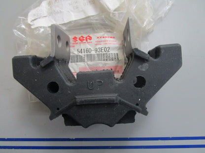 *NEW OEM* 0820 Suzuki Lower Mount 54160-93E02