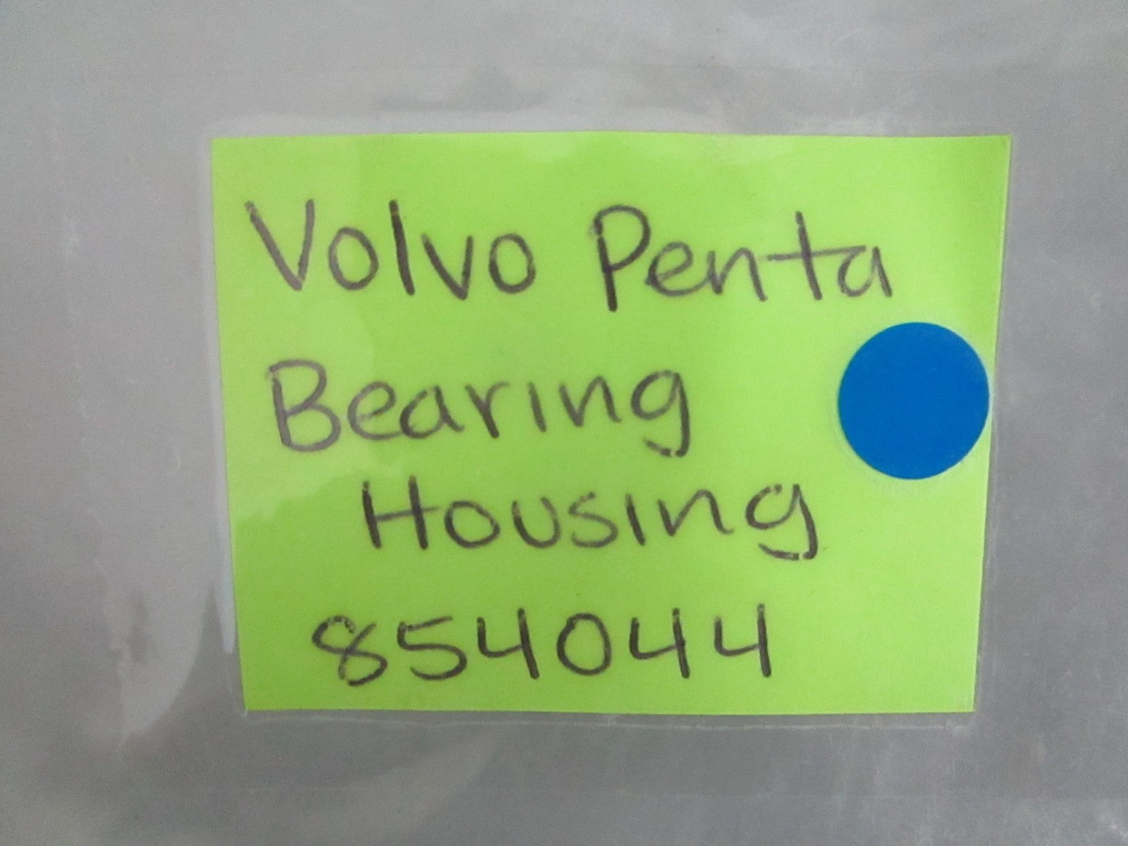 *NEW OEM* 0820 Volvo Penta Bearing Housing 854044
