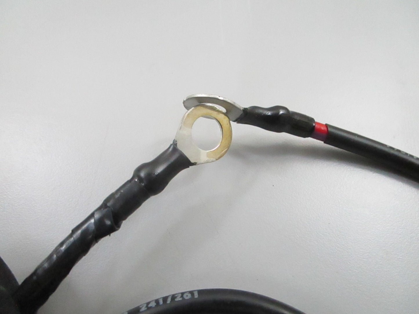 *NEW OEM* 0810 OMC Johnson Evinrude Fuse Holder & Lead 983322 0983322