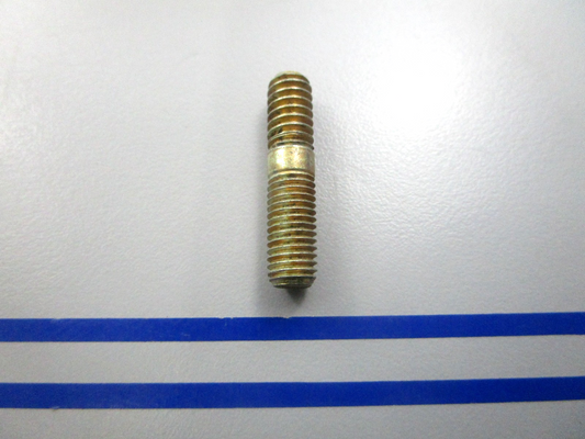 NEW OEM 314956 0314956 OMC Johnson Evinrude Stud 0810