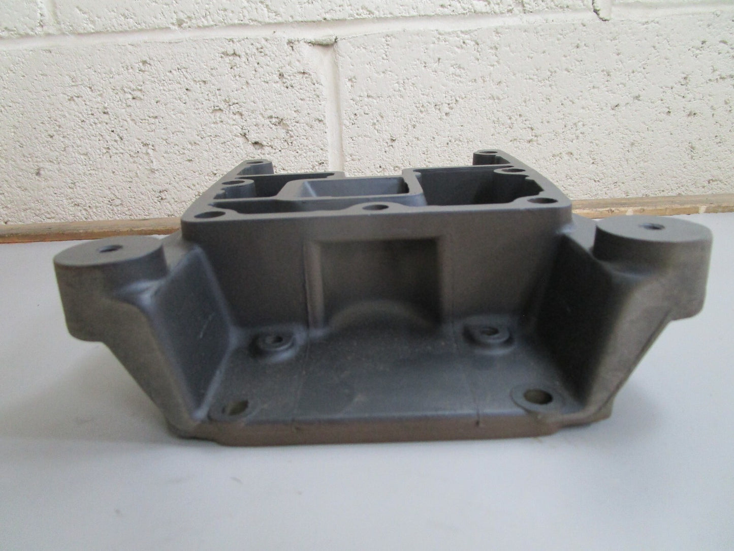 *NEW OEM* 0820 OMC Johnson Evinrude Adaptor 336274 0336274 336307