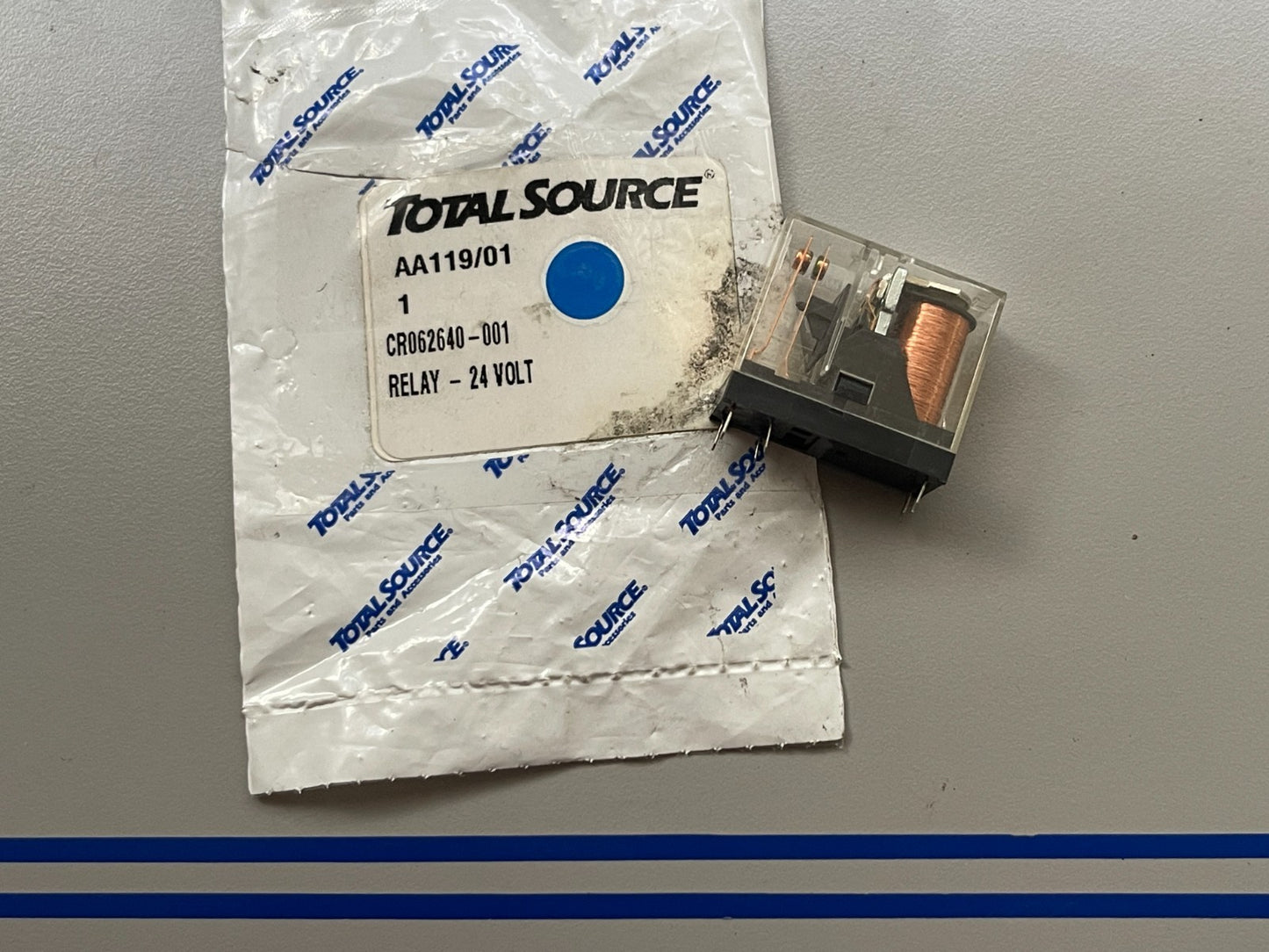 *NEW* 0720 Total Source 24V Relay CR062640-001 Replaces: Crown 062640-001