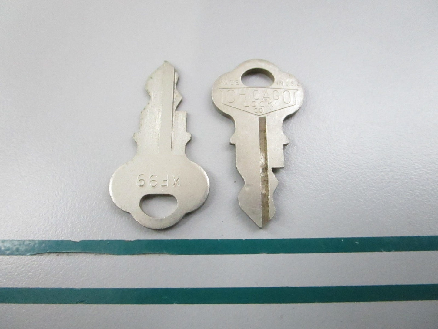 NEW OEM (LOT OF 2) 501614 0501614 OMC Johnson Evinrude KF99 Ignition Key 0810