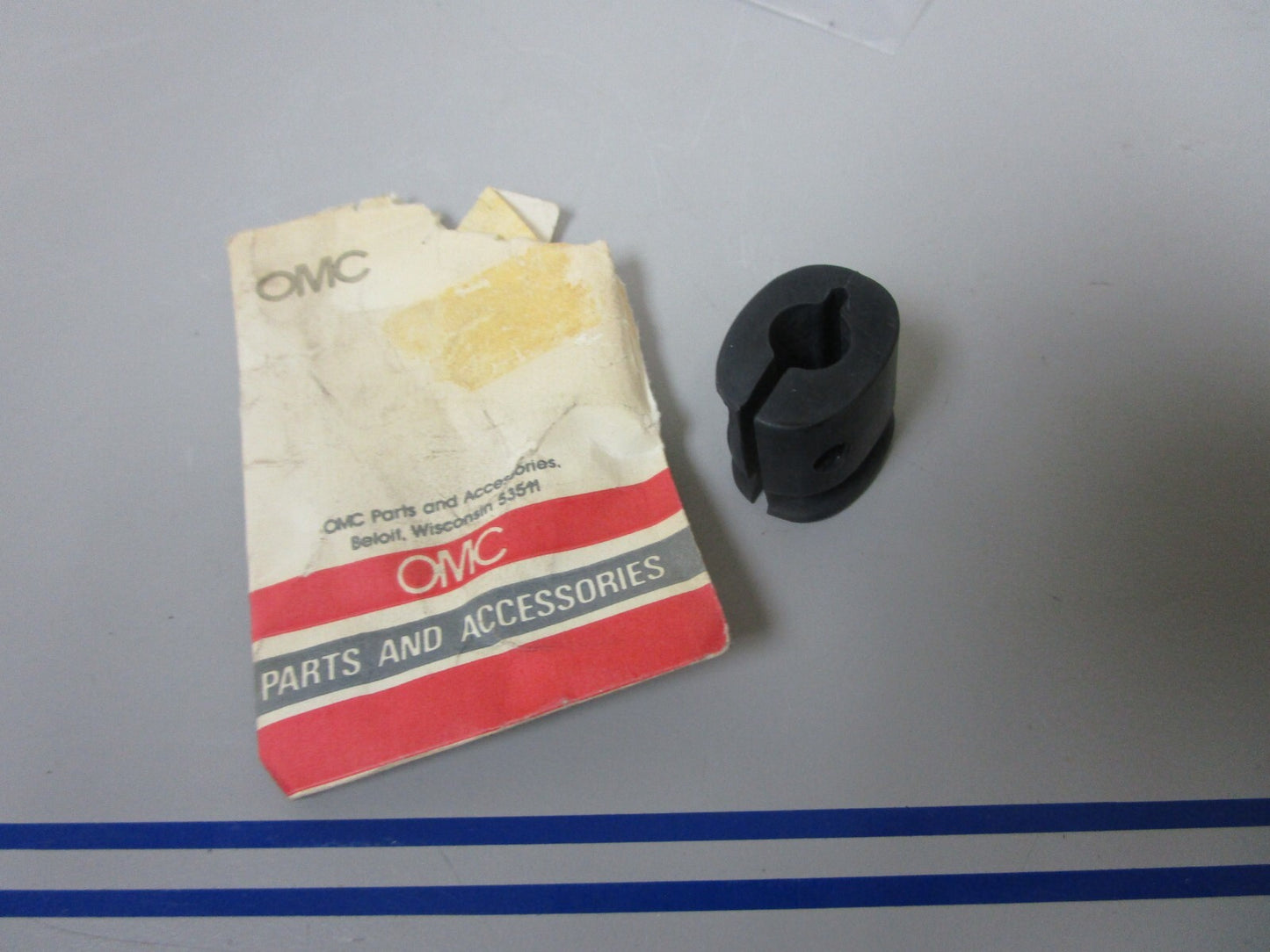 *NEW OEM* 0810 OMC Johnson Evinrude Bracket 329659 0329659