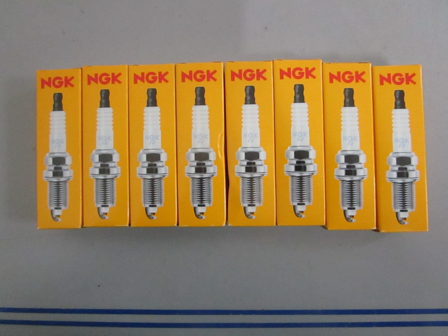 NEW OEM (LOT OF 8) B7HS-10 NGK Spark Plug 0820