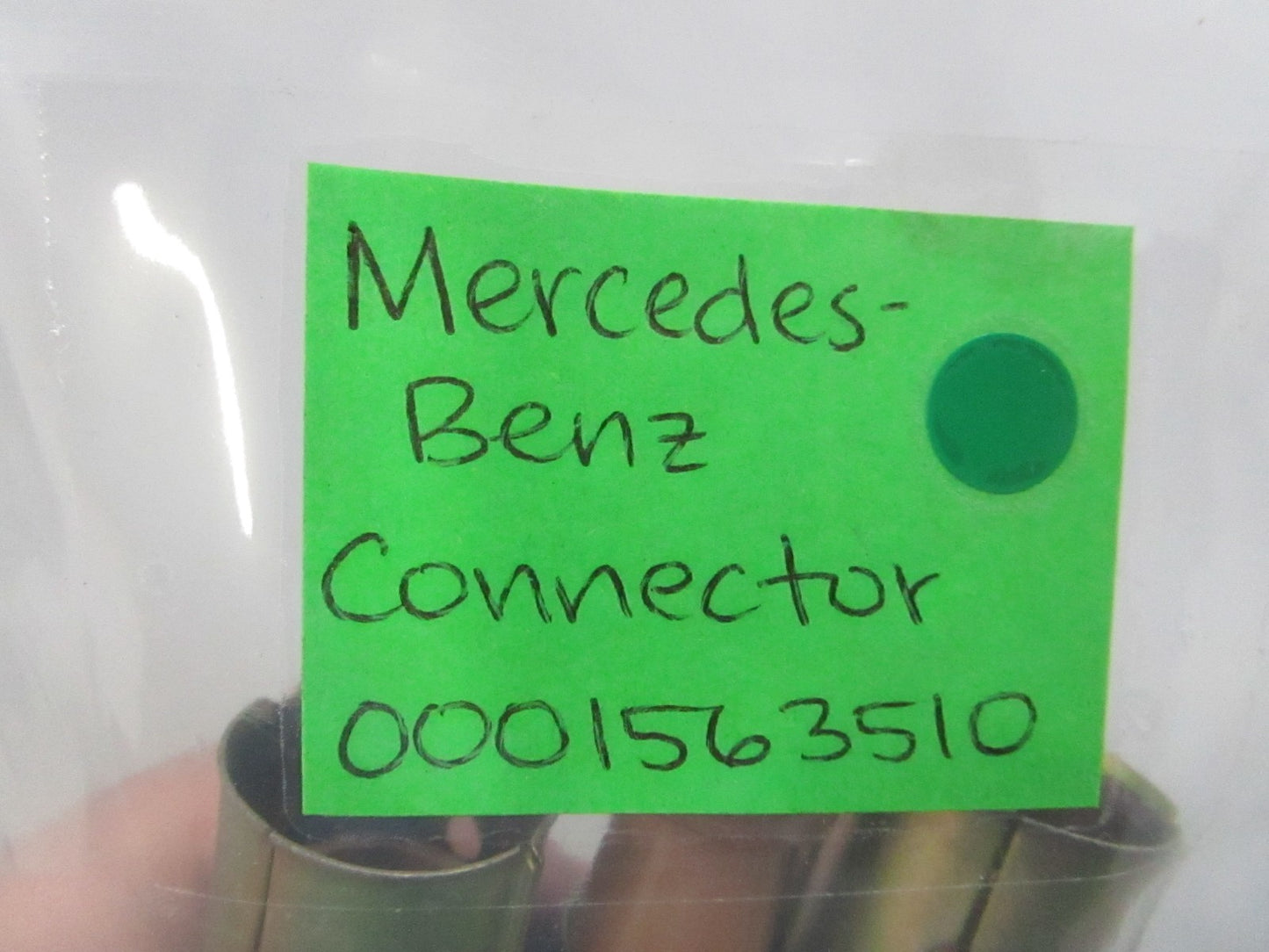 NEW OEM 0001563510 Mercedes-Benz Connector 0810