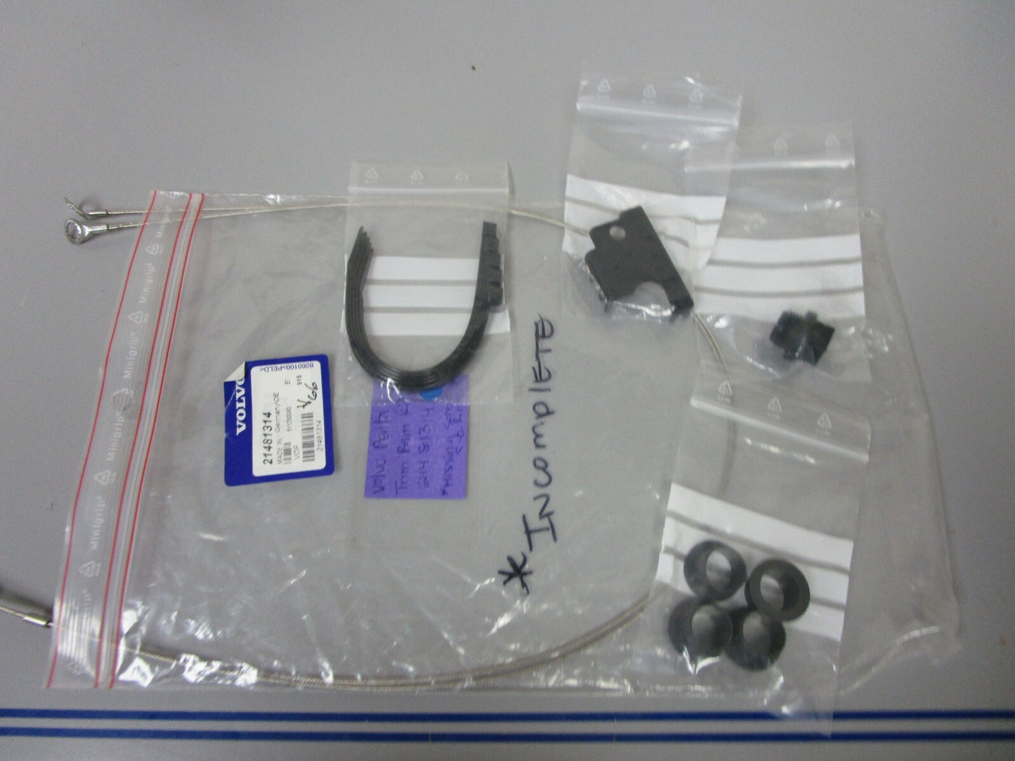 *NEW OEM* 0720 Volvo Penta PARTIAL Trim Ram Kit 21481314