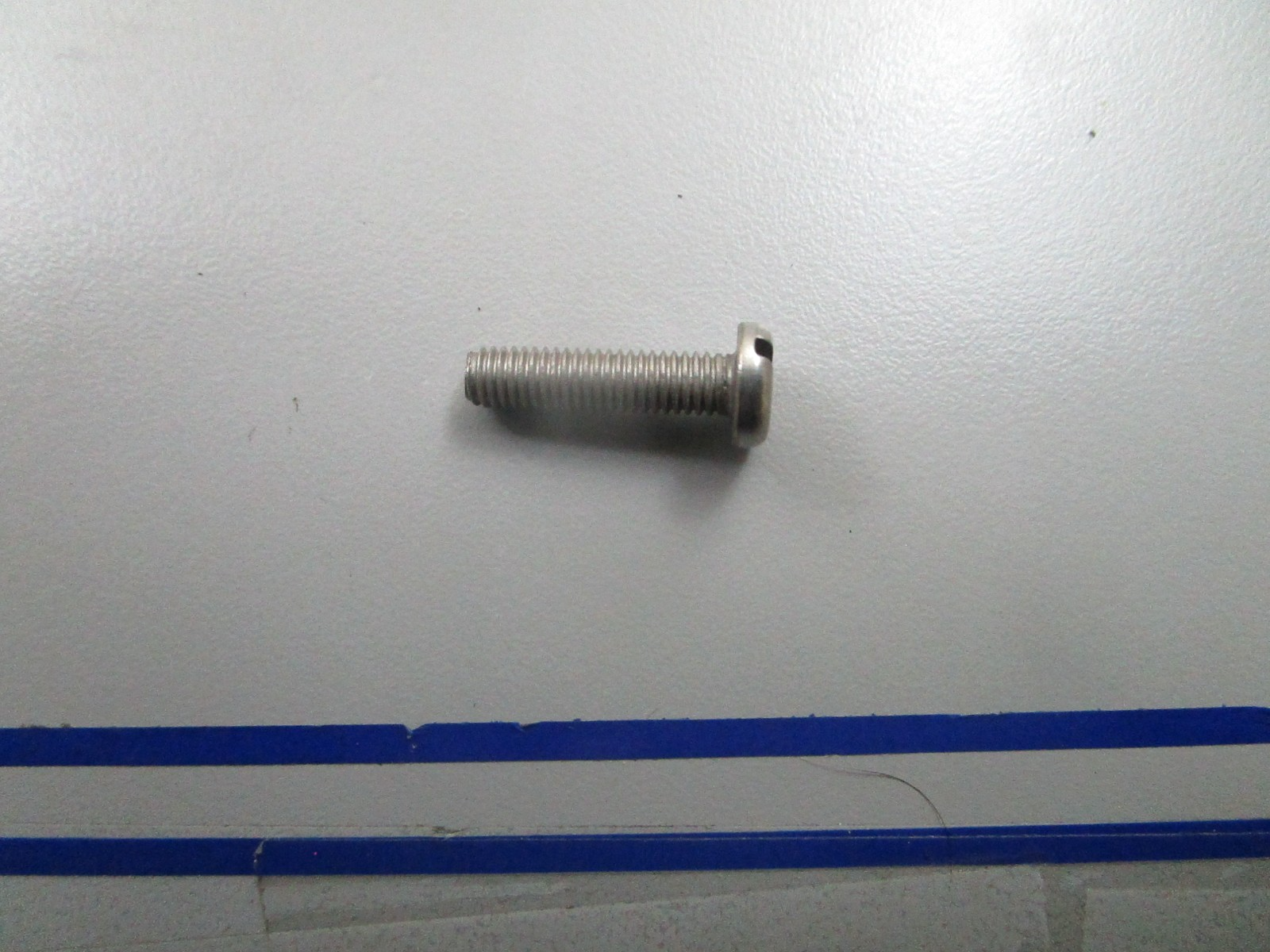 *NEW OEM* 0810 OMC Johnson Evinrude Screw 319613 0319613