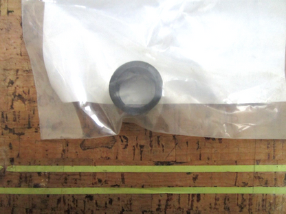 *NEW OEM* 0750 OMC Johnson Evinrude GROMMET 314008 0314008
