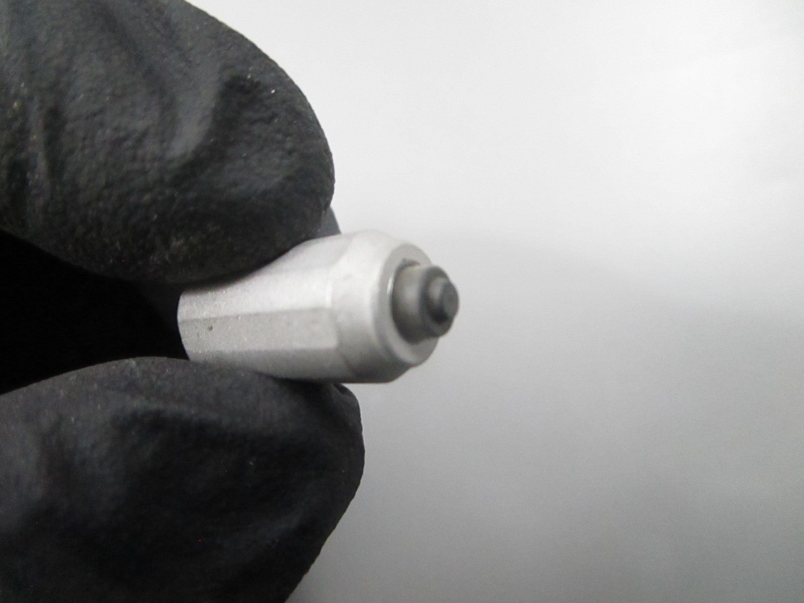 *NEW OEM* 0810 OMC Johnson Evinrude Valve Core 389000 0389000