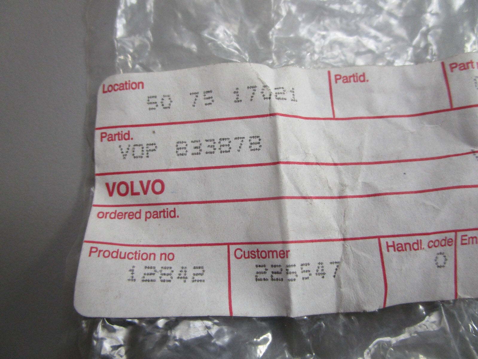 *NEW OEM* 0810 Volvo Penta Clamp 833878