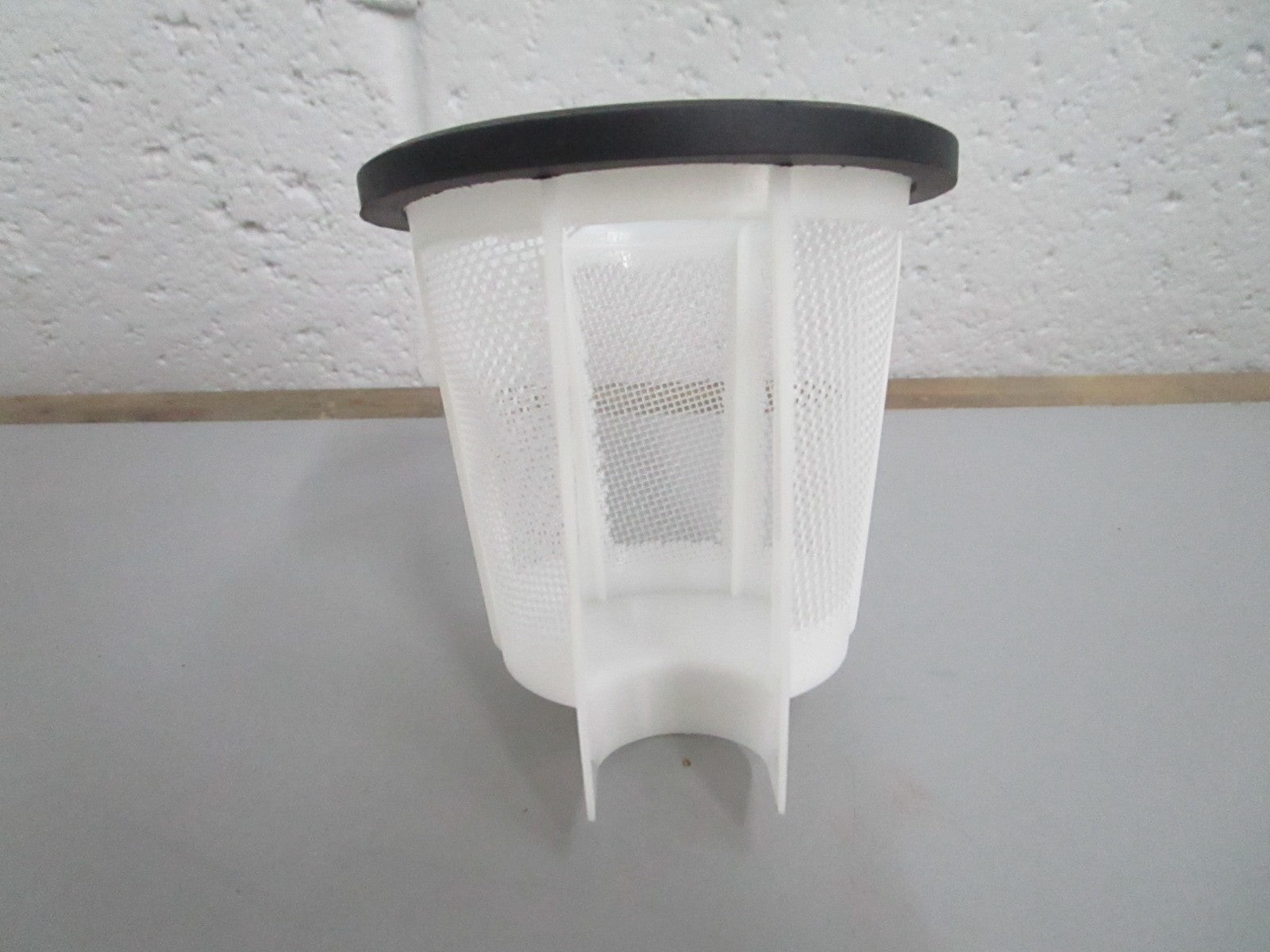 *NEW OEM* 0820 Volvo Penta Strainer 842723