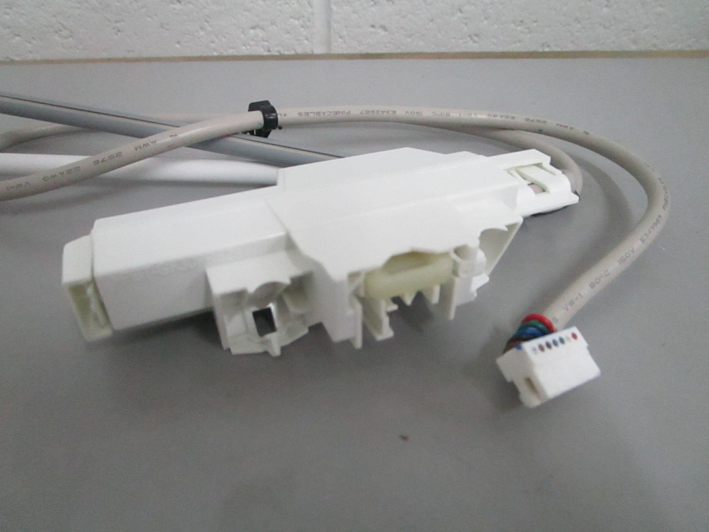 *NEW OEM* 0820 Whirlpool Washer Lid Latch W10619844