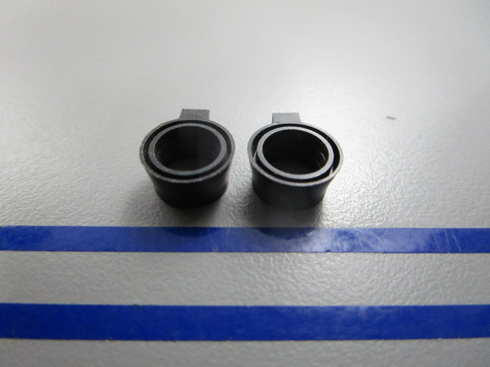 NEW OEM (LOT OF 2) 315253 OMC Johnson Evinrude Needle Valve Retainer 0810