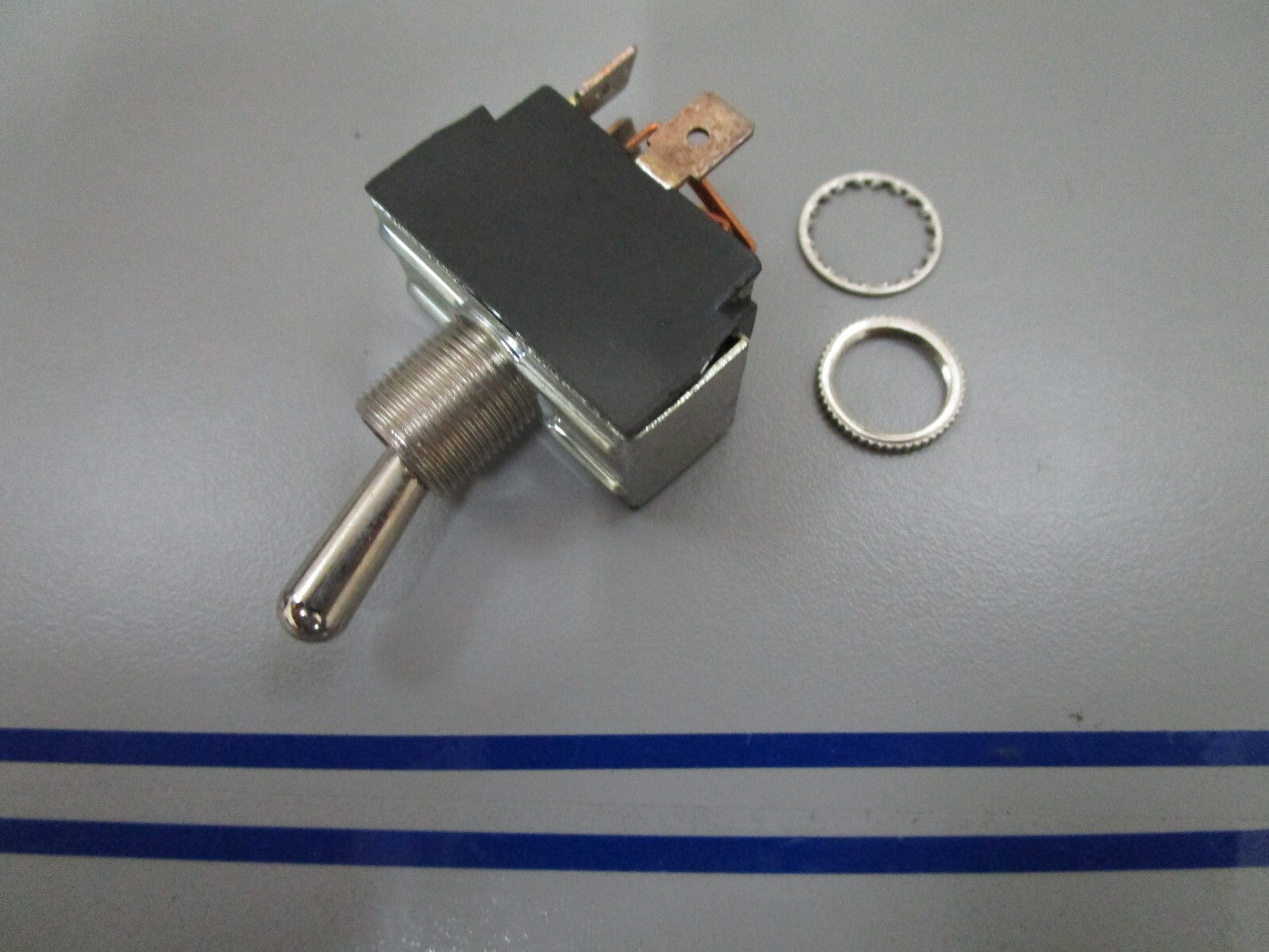 *NEW OEM* 0810 Mercury Quicksilver Toggle Switch 87-MTM15302