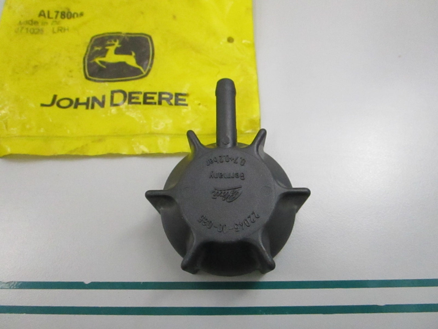 John Deere NEW OEM Radiator Filler Cap AL78005 6000 7000 Series 0810