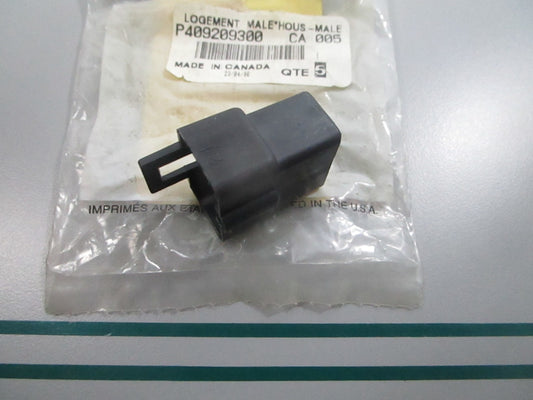 NEW 409209300 Ski-Doo Connecting Housing 0810
