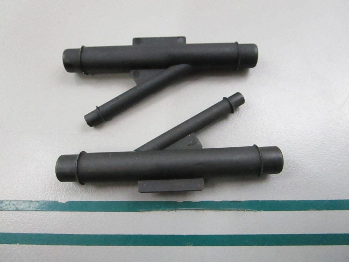 NEW OEM (LOT OF 2) 330474 0330474 OMC Johnson Evinrude Fitting Tee 0810