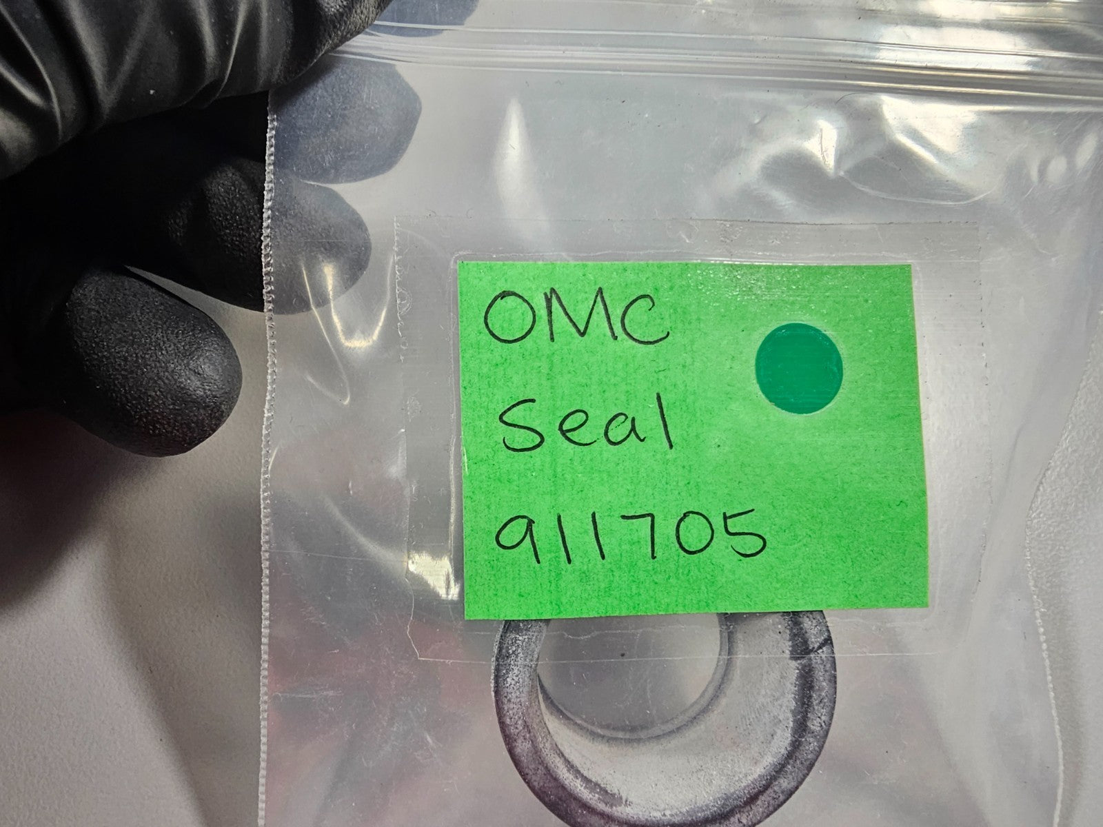NEW OEM 911705 0911705 OMC Johnson Evinrude Seal 0810