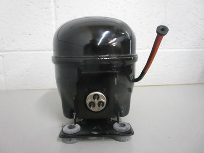 *NEW OEM* 0820 Electrolux Compressor Assy 5304519758