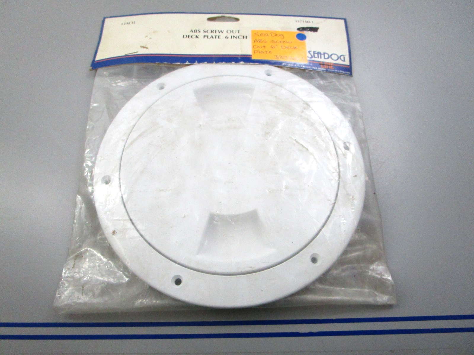 NEW 337160-1 Sea-Dog ABS Screw Out 6" Deck Plate 0810