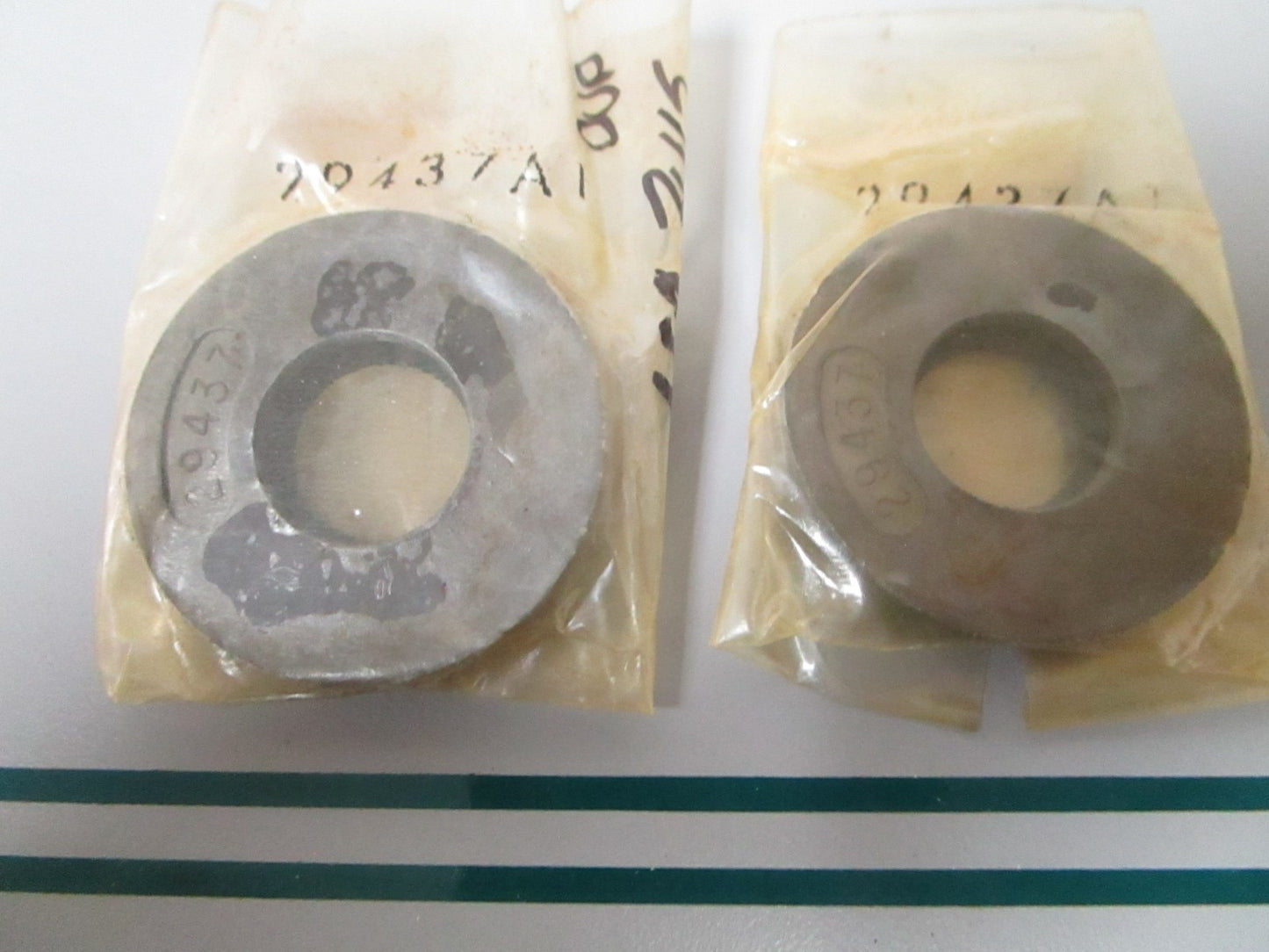 NEW OEM (LOT OF 2) 29437A1 Mercury Quicksilver Seal 0810