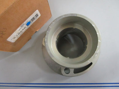 *NEW OEM* 0820 OMC Johnson Evinrude Bearing Housing 910240 0910240
