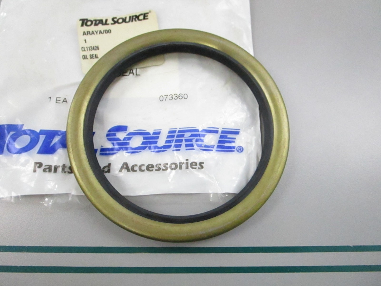 NEW CL113426 For: Clark Total Source Oil Seal 0810