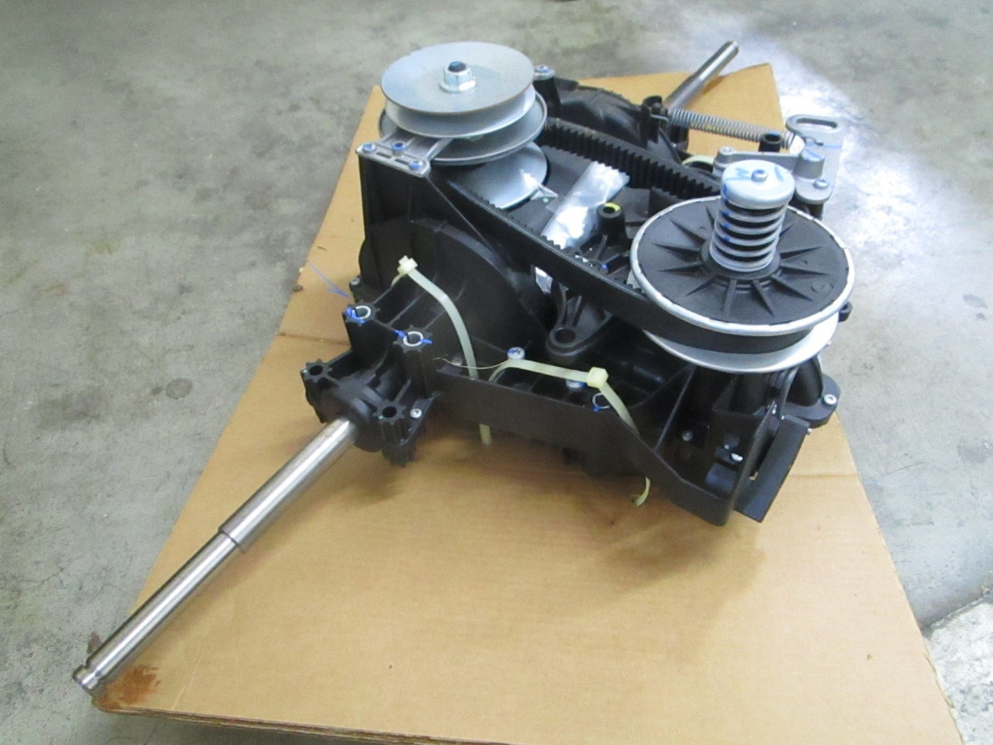 *NEW OEM* 0820 John Deere Transmission Assy AUC11077 MPGX1008