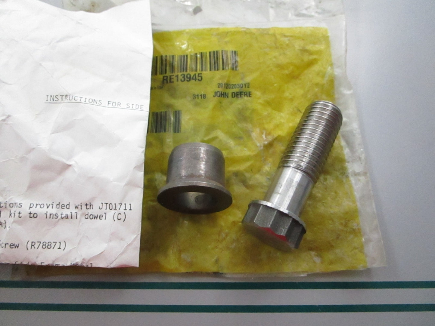 NEW OEM RE13945 John Deere Kit 0810