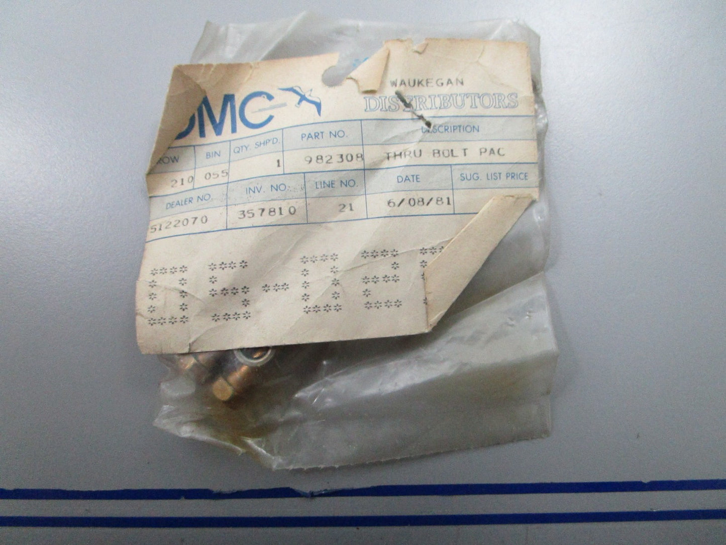 *NEW OEM* 0810 OMC Johnson Evinrude Thru Bolt Assembly 982308 0982308