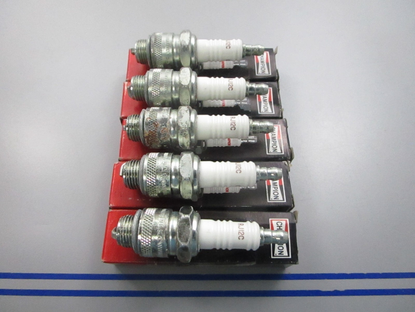 NEW (LOT OF 5) RJ12C Champion Spark Plug 0810