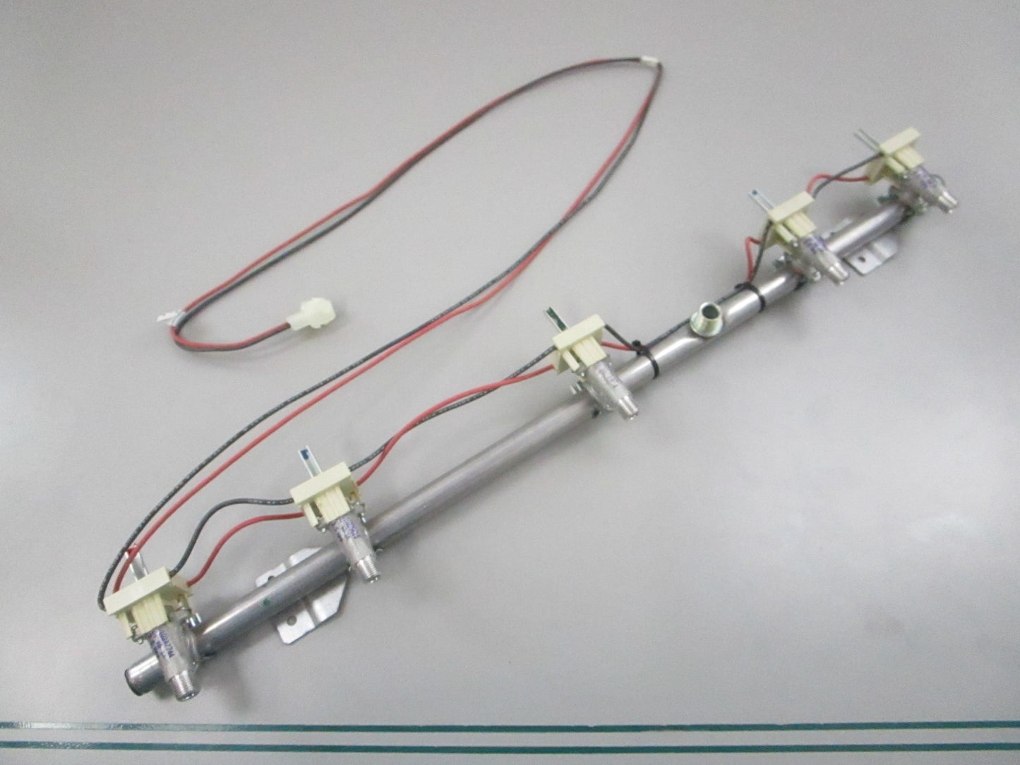 NEW OEM W10413870 WPW10413870 Whirlpool Manifold 0810