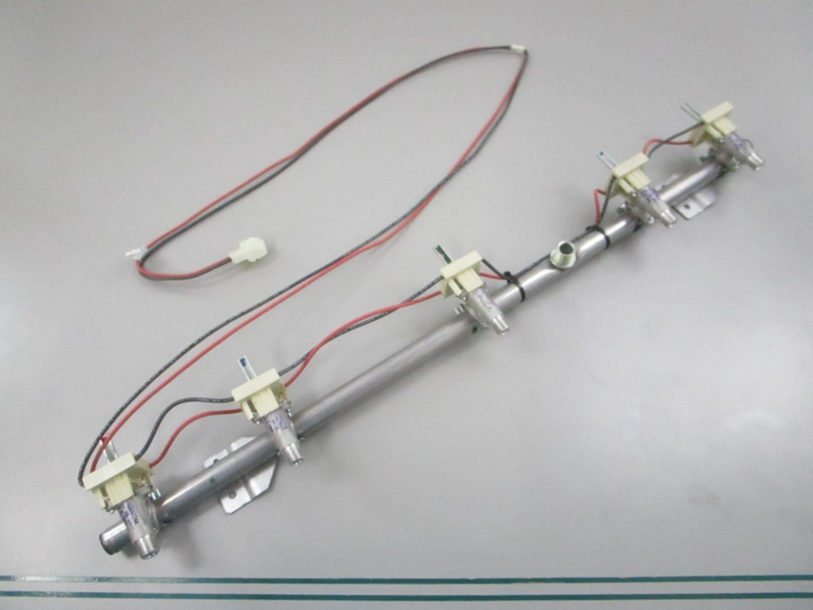 NEW OEM W10413870 WPW10413870 Whirlpool Manifold 0810