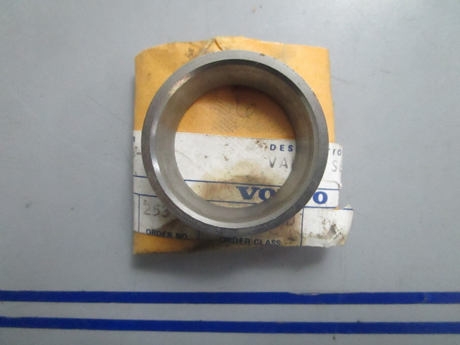*NEW OEM* 0820 Volvo Penta Valve Seat 419695