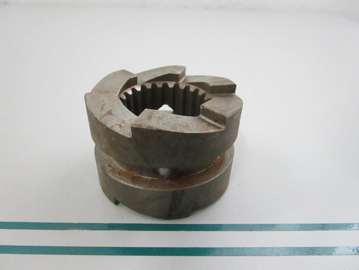NEW OEM 52-37963 Mercury Quicksilver Clutch Dog 0810